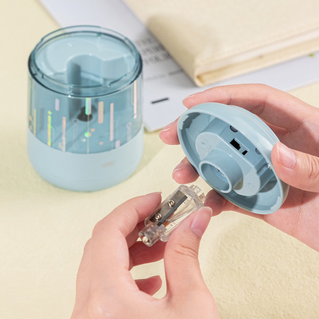 Deli EH508 Electric Rotary Pencil Sharpener
